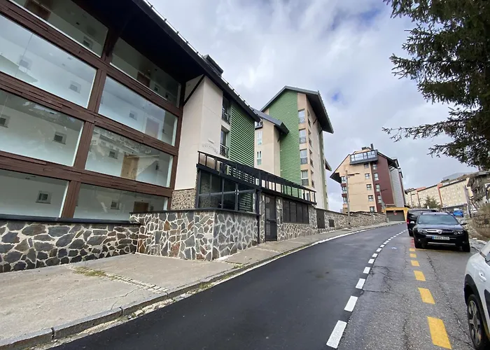 Nevada Home Estudio Con Garaje En Edif Serraneu